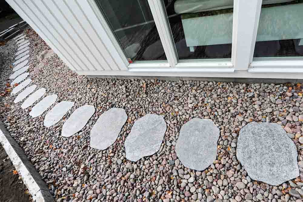 Steppingstone i kalksten Dark Lime