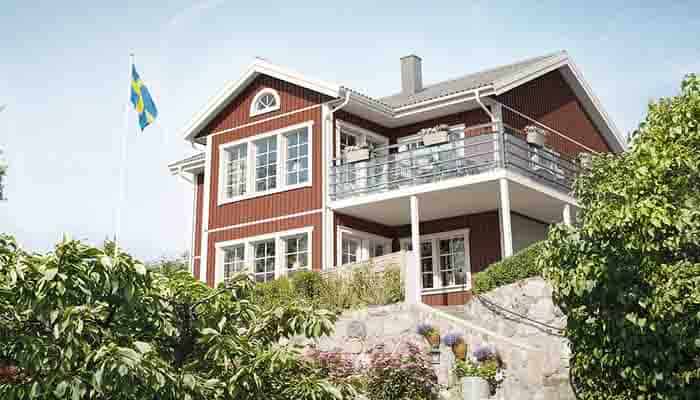 Tomtvisning på vackra Helgö